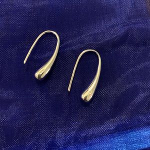 Silver plated Teardrop dangle earrings
